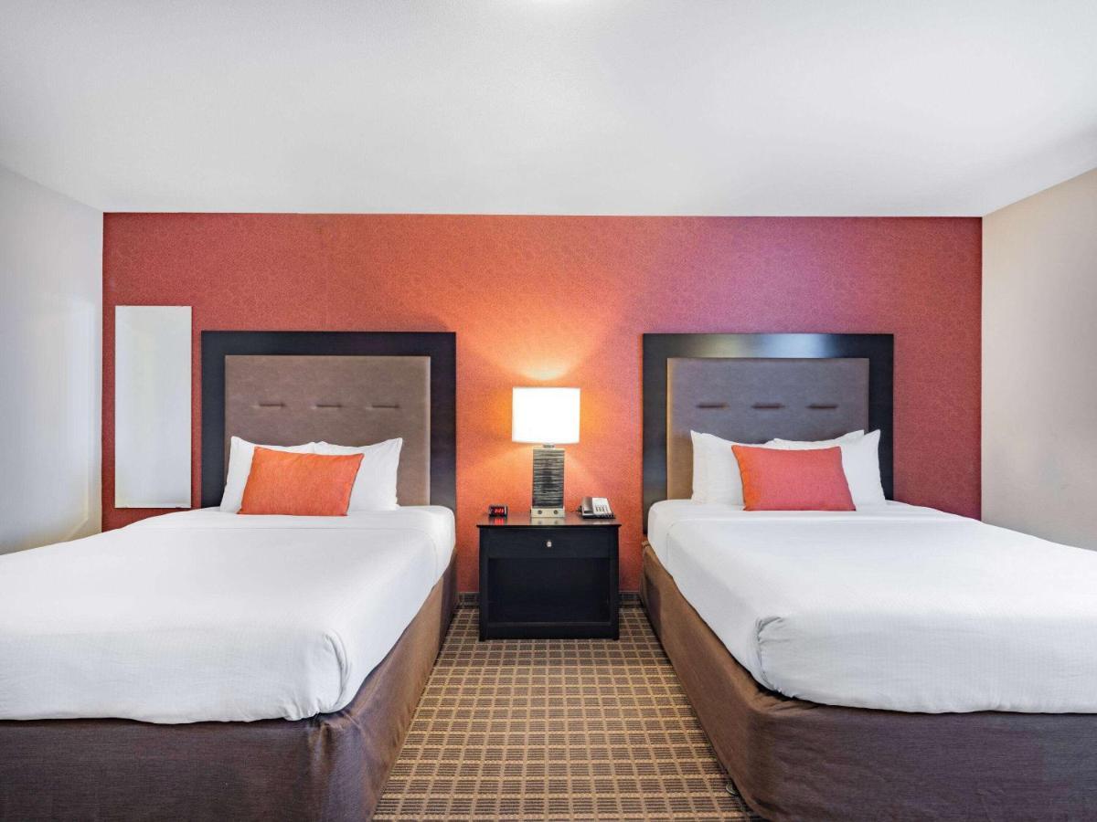 ฮอว์ธอร์น สวีท บาย วินด์แฮม ดิกคินสัน Hotel ภายนอก รูปภาพ