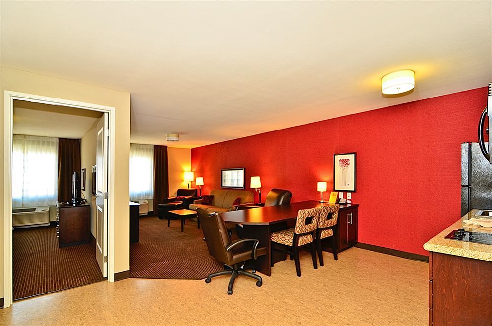 ฮอว์ธอร์น สวีท บาย วินด์แฮม ดิกคินสัน Hotel ภายนอก รูปภาพ